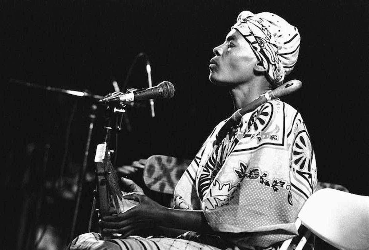 Stella Chiweshe, performing in Amsterdam in 1988